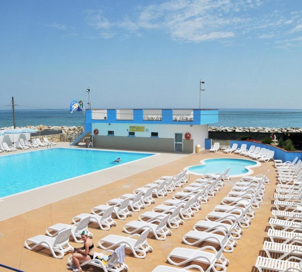 Club Del Sole Roseto Degli Abruzzi Easy Camping Village Exterior photo